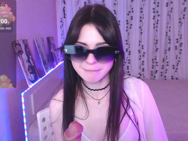 Stephanie-Diaz's BongaCams show and profile