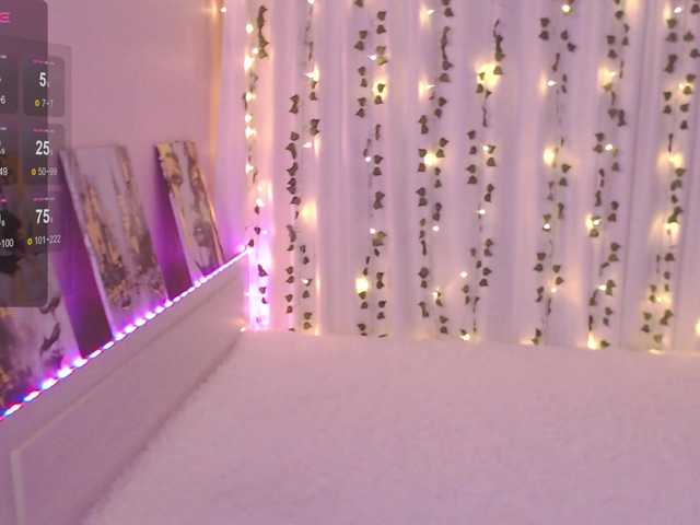 Stephanie-Diaz's BongaCams show and profile