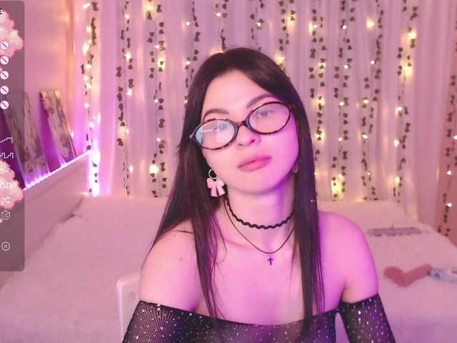 Stephanie-Diaz's BongaCams show and profile