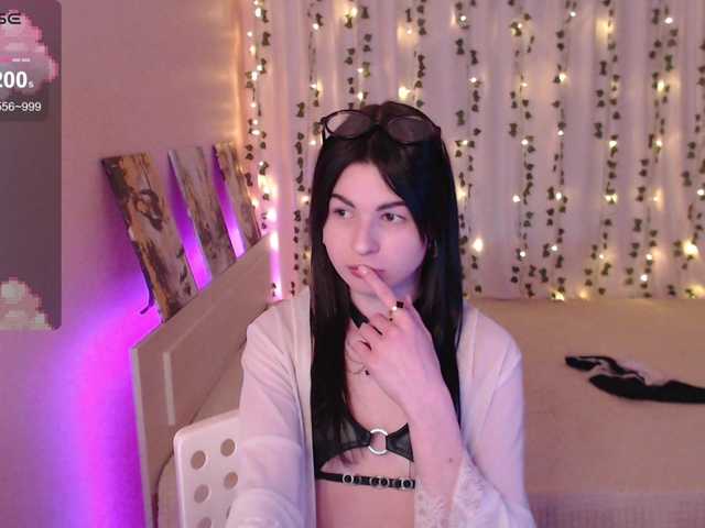 Stephanie-Diaz's BongaCams show and profile