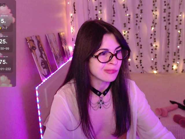 Stephanie-Diaz's BongaCams show and profile