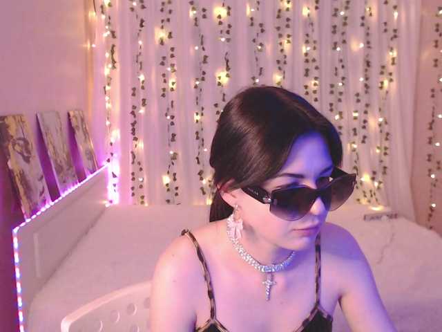 Stephanie-Diaz's BongaCams show and profile