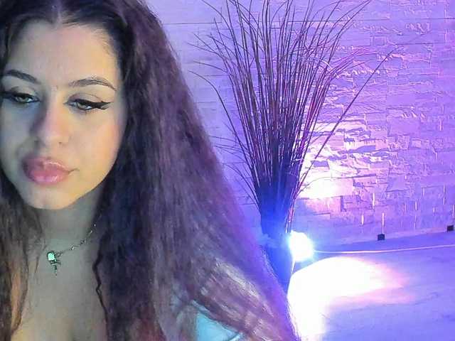 Sex chat with BellaNoire — Watch free online 18+