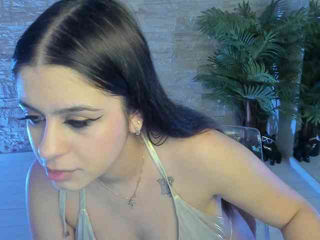 BellaNoire webcam