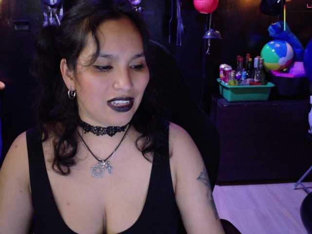 Kureijihentai's BongaCams show and profile