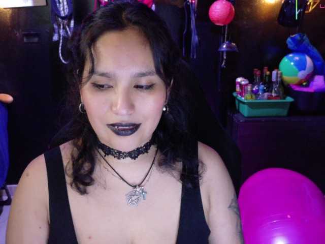 Kureijihentai's BongaCams show and profile