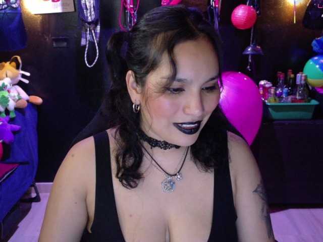 Kureijihentai's BongaCams show and profile