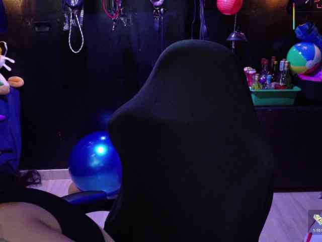 Kureijihentai webcam