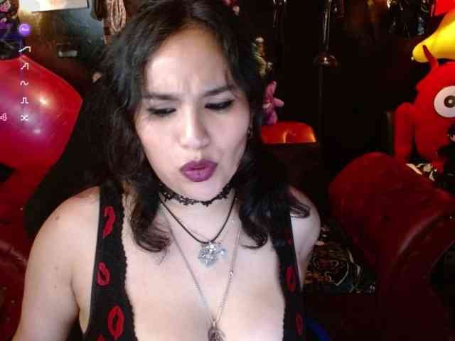 Kureijihentai webcam