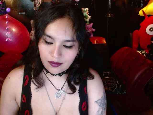 Kureijihentai webcam