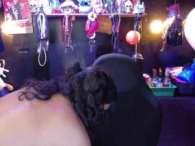 Kureijihentai webcam