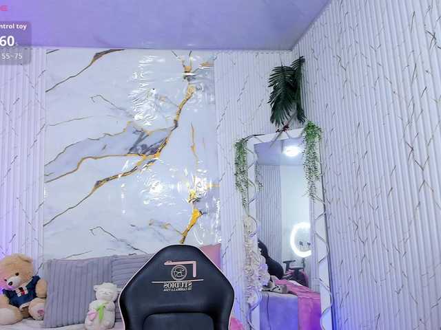 Candyy-tay1's BongaCams show and profile