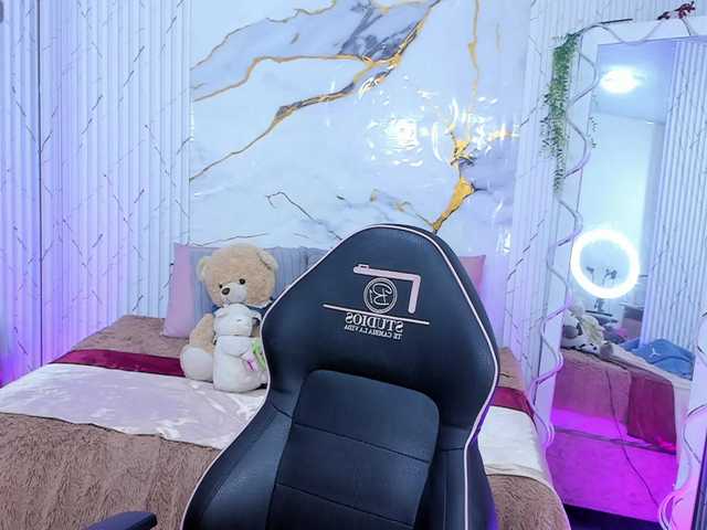 Candyy-tay1's BongaCams show and profile