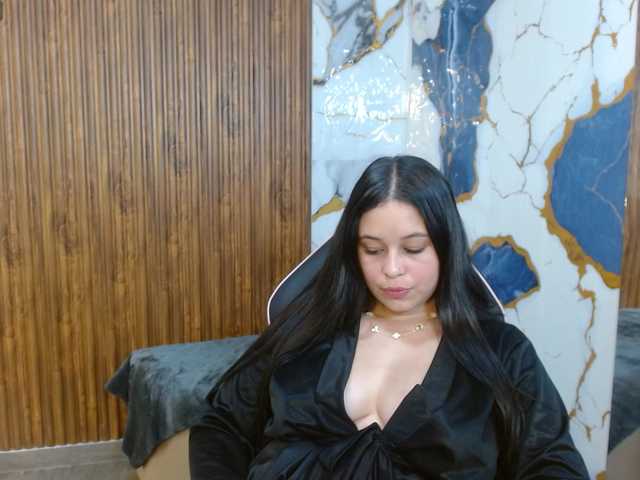 Candyy-tay1's BongaCams show and profile