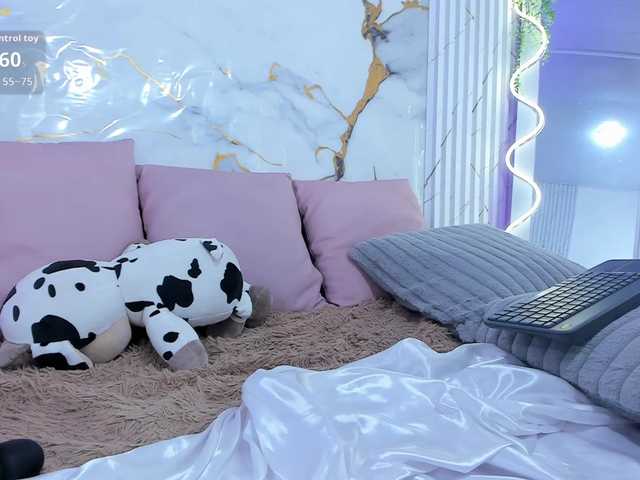 Candyy-tay1's BongaCams show and profile