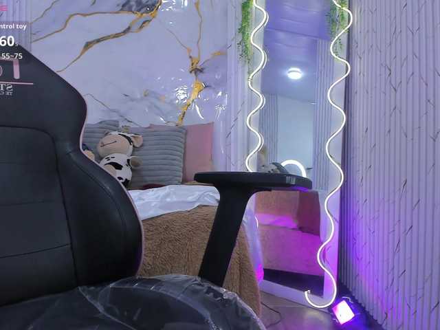 Candyy-tay1's BongaCams show and profile