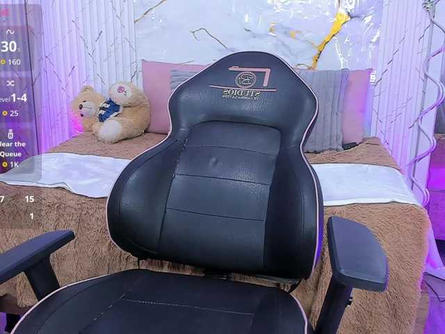 Candyy-tay1's BongaCams show and profile