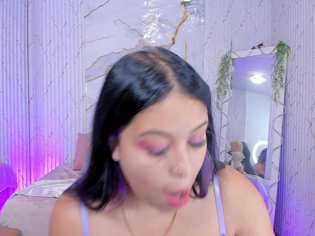 Candyy-tay1's BongaCams show and profile