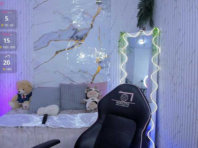 Candyy-tay1's BongaCams show and profile