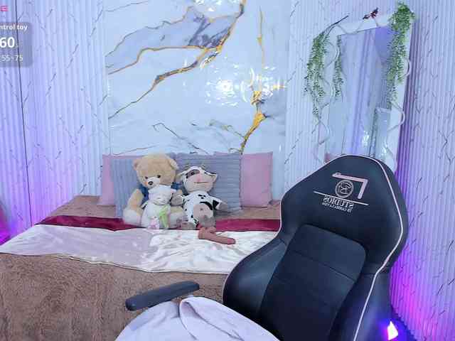 Candyy-tay1 Candyy-tay1