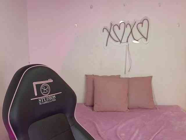 Candyy-tay1 Candyy-tay1