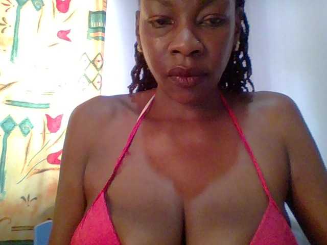 Dusky-funbags webcam bongacams model stream image