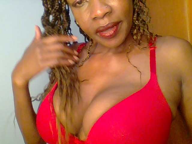 Dusky-funbags webcam bongacams model stream image