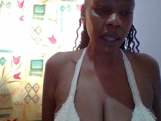 Dusky-funbags webcam bongacams model stream image