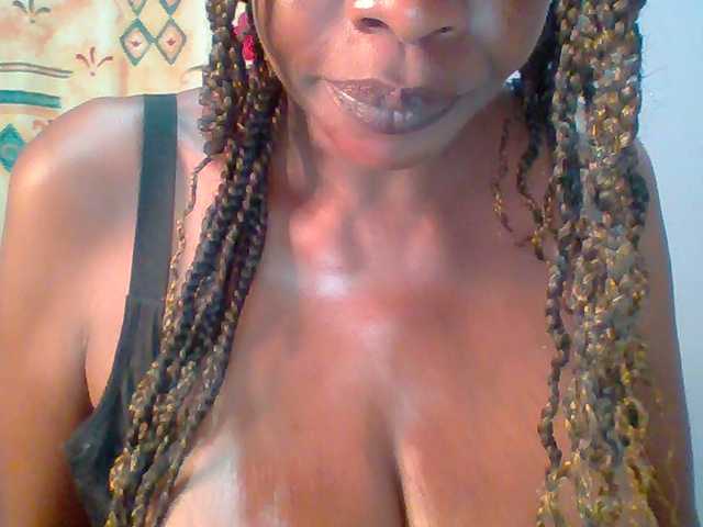 Dusky-funbags's BongaCams show and profile