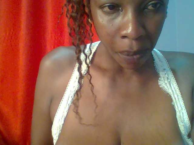 Dusky-funbags's BongaCams show and profile