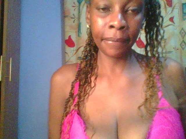 Dusky-funbags webcam bongacams model stream image