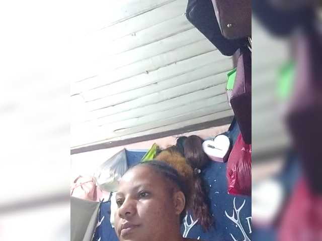 Nathalie11 – webcam model profile photo