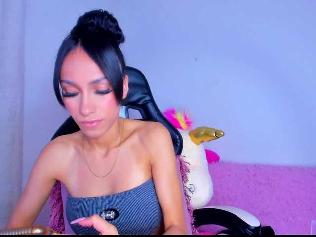 MiaaLove6969's BongaCams show and profile