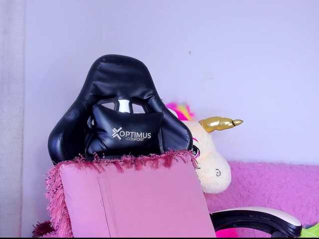 MiaaLove6969's BongaCams show and profile