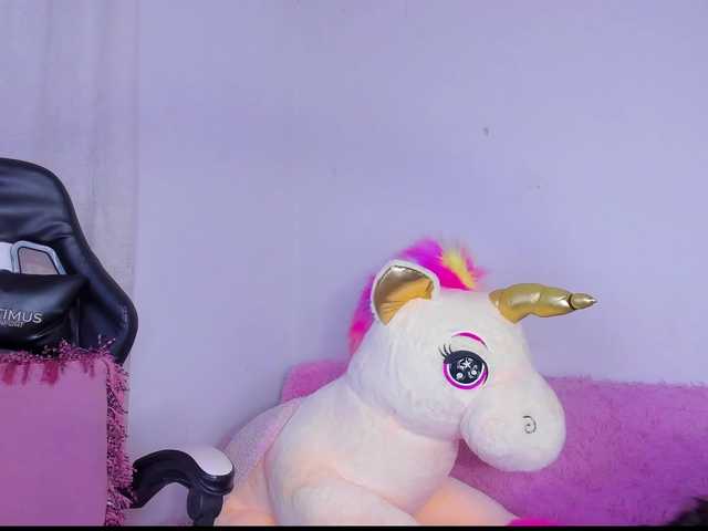 MiaaLove6969's BongaCams show and profile