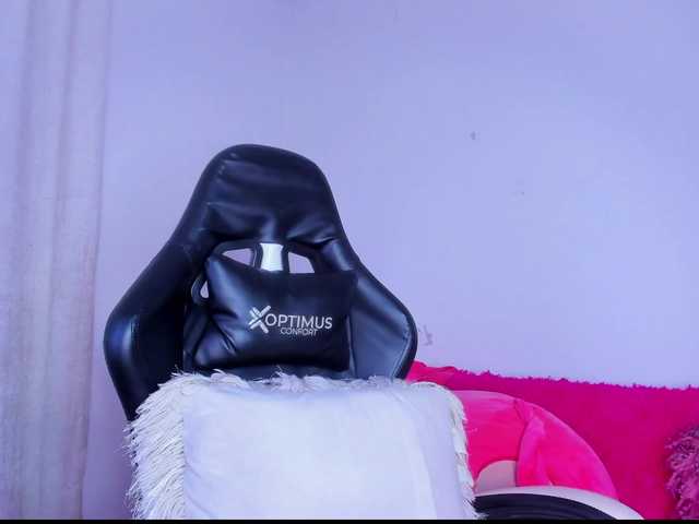 MiaaLove6969's BongaCams show and profile