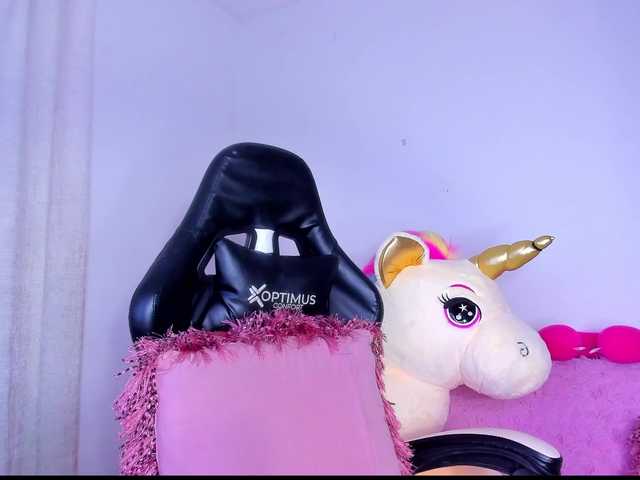 MiaaLove6969's BongaCams show and profile