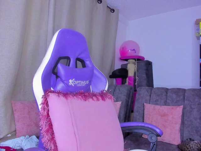 MiaaLove6969's BongaCams show and profile