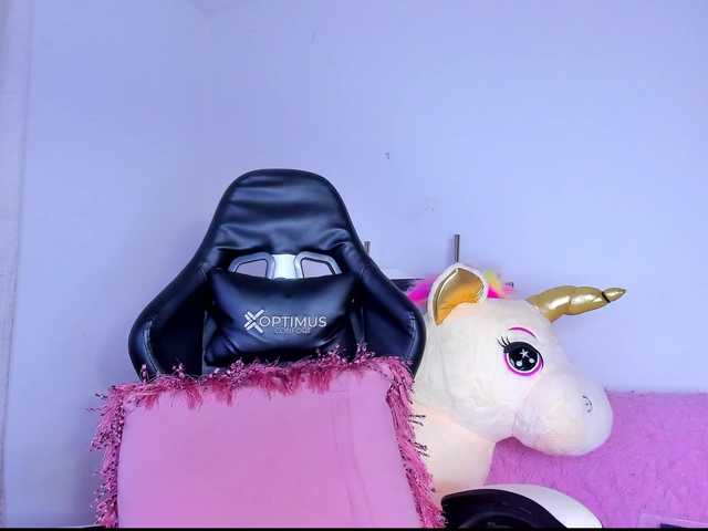 MiaaLove6969's BongaCams show and profile