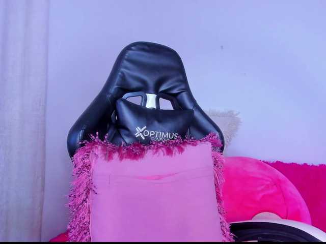 MiaaLove6969's BongaCams show and profile