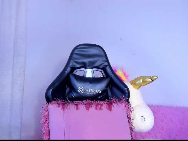 MiaaLove6969's BongaCams show and profile