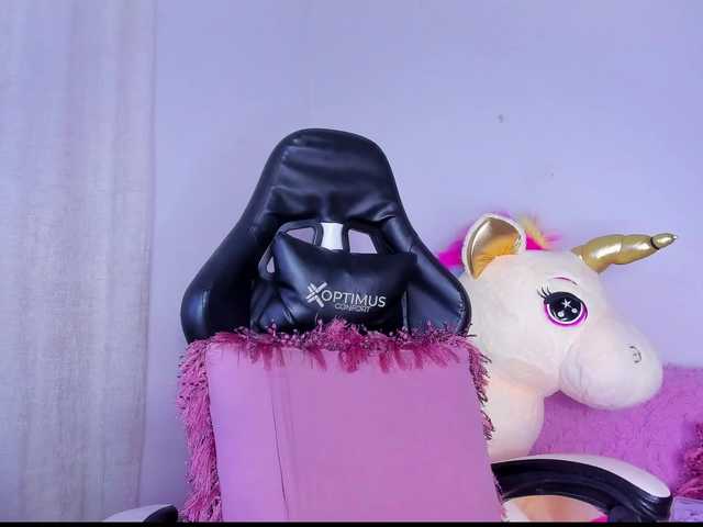 MiaaLove6969's BongaCams show and profile