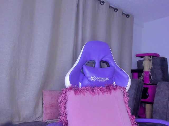 MiaaLove6969's BongaCams show and profile