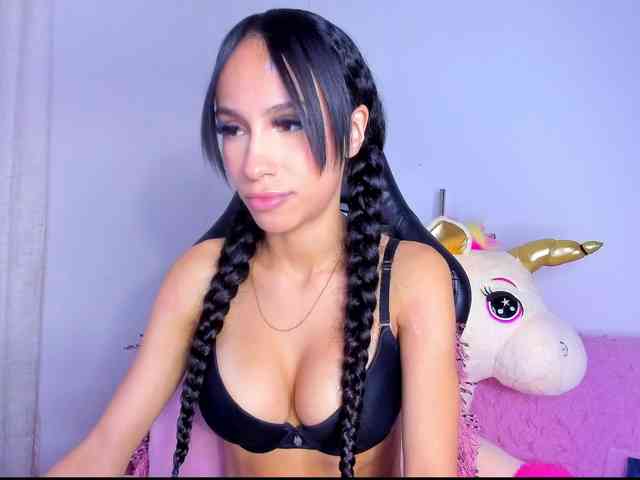 MiaaLove6969 webcam