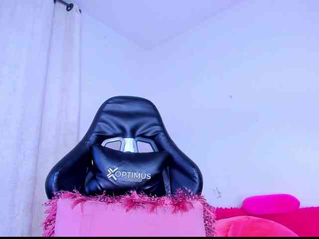 MiaaLove6969 webcam