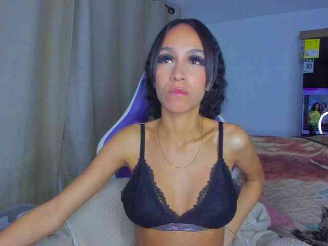 MiaaLove6969 webcam