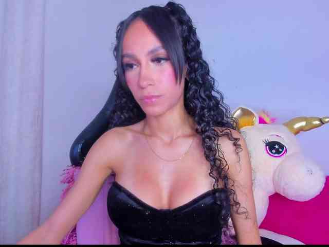 MiaaLove6969 webcam