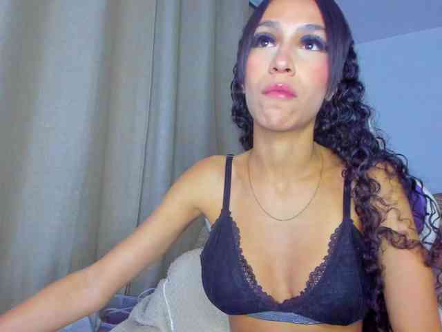 MiaaLove6969 webcam