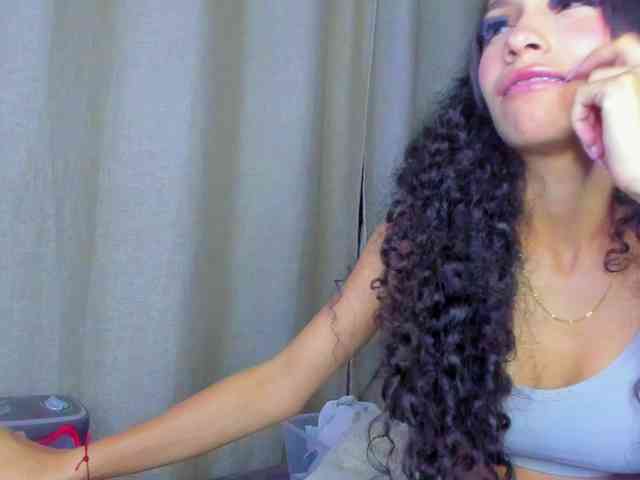 MiaaLove6969 webcam