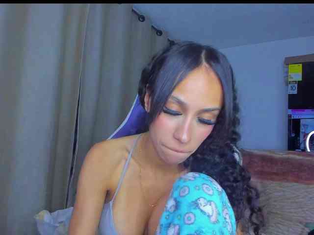 MiaaLove6969 webcam